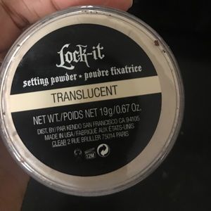 Kay von d lock it setting powder